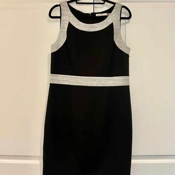 Tailored - Picture 3 of 3